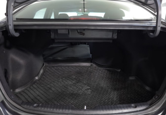 Подержанный автомобиль Hyundai Solaris Sedan 2011 года (19 фото)