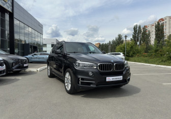 Подержанный автомобиль BMW X5 2013 года (3 фото)