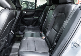 Подержанный автомобиль Volvo XC40 2019 года (13 фото)