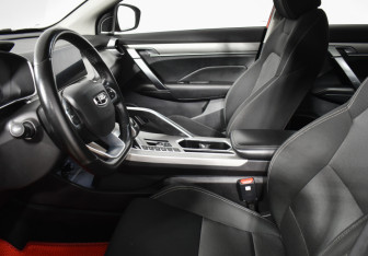 Подержанный автомобиль Geely Coolray 2022 года (10 фото)