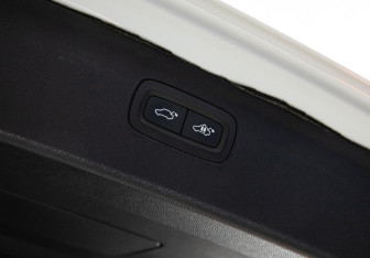 Подержанный автомобиль Volvo XC90 2018 года (28 фото)