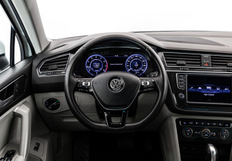 Подержанный автомобиль Volkswagen Tiguan 2017 года (15 фото)
