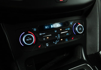 Подержанный автомобиль Ford Focus Wagon 2018 года (18 фото)