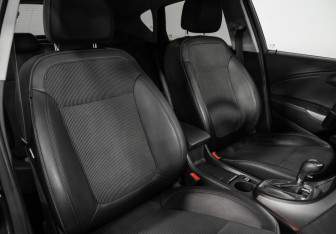 Подержанный автомобиль Opel Astra Hatchback 2012 года (19 фото)