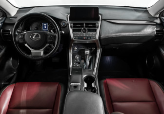 Подержанный автомобиль Lexus NX 2017 года (15 фото)