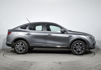 Подержанный автомобиль Renault Arkana 2019 года (4 фото)