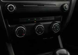 Подержанный автомобиль Skoda Octavia Wagon 2014 года (12 фото)