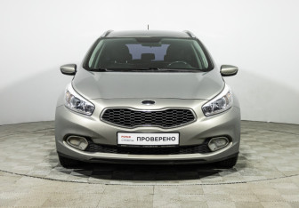 Подержанный автомобиль Kia Ceed Wagon 2013 года (2 фото)
