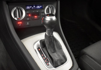 Подержанный автомобиль Audi Q3 2012 года (11 фото)