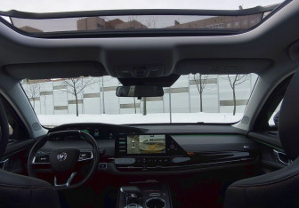 Подержанный автомобиль Changan UNI-K 2024 года (33 фото)