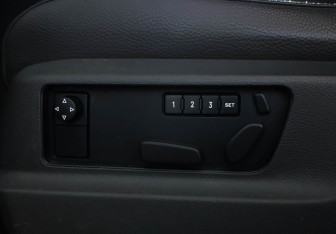 Подержанный автомобиль Volkswagen Touareg 2009 года (19 фото)