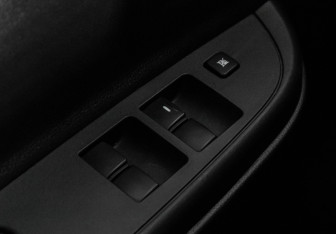 Подержанный автомобиль Mitsubishi L200 2022 года (18 фото)