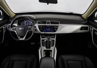 Подержанный автомобиль Geely Atlas 2018 года (10 фото)