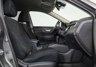Подержанный автомобиль Nissan X-Trail 2017 года (21 фото)