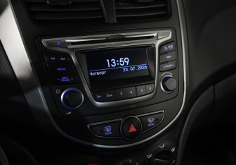Подержанный автомобиль Hyundai Solaris Sedan 2015 года (12 фото)