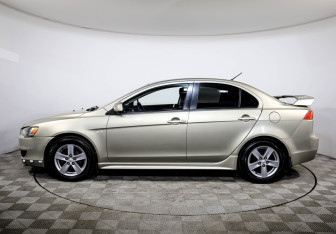 Подержанный автомобиль Mitsubishi Lancer Sedan 2008 года (8 фото)