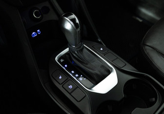 Подержанный автомобиль Hyundai Santa Fe 2017 года (16 фото)