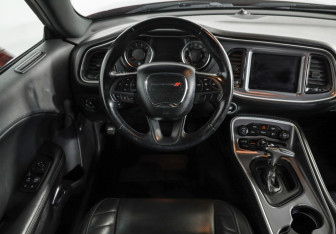 Подержанный автомобиль Dodge Challenger 2019 года (13 фото)