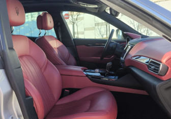 Подержанный автомобиль Maserati Levante 2018 года (24 фото)