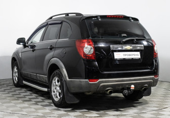 Подержанный автомобиль Chevrolet Captiva 2007 года (7 фото)