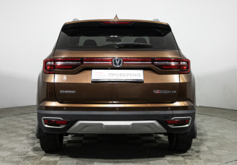 Подержанный автомобиль Changan CS35PLUS 2021 года (6 фото)