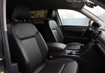 Подержанный автомобиль Volkswagen Teramont 2018 года (16 фото)