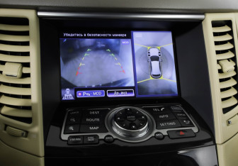 Подержанный автомобиль Infiniti FX 2012 года (19 фото)