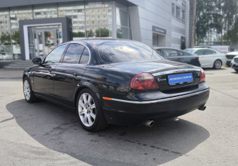Подержанный автомобиль Jaguar S-Type 2007 года (6 фото)