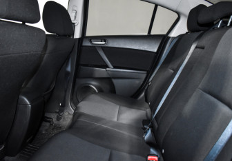 Подержанный автомобиль Mazda 3 Sedan 2011 года (12 фото)