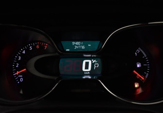 Подержанный автомобиль Renault Kaptur 2017 года (23 фото)