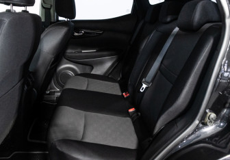 Подержанный автомобиль Nissan Qashqai 2017 года (10 фото)