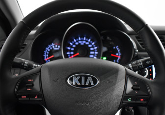 Подержанный автомобиль Kia Rio Sedan 2013 года (14 фото)