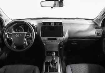 Подержанный автомобиль Toyota Land Cruiser Prado 2022 года (10 фото)
