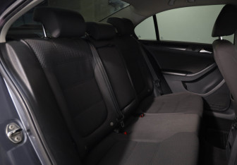 Подержанный автомобиль Volkswagen Jetta Sedan 2012 года (11 фото)