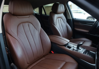 Подержанный автомобиль BMW X6 2017 года (26 фото)