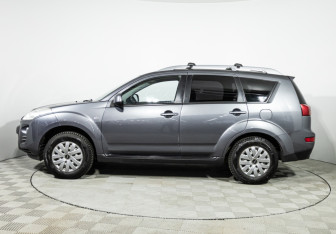 Подержанный автомобиль Peugeot 4007 2012 года (8 фото)