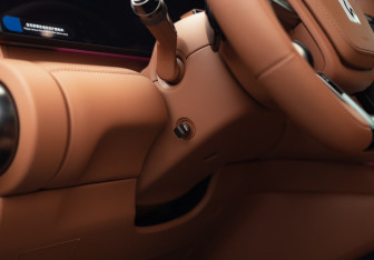 Подержанный автомобиль BYD Yangwang U8 2023 года (15 фото)