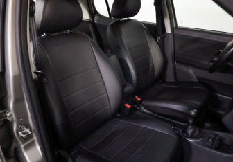 Подержанный автомобиль Skoda Fabia Hatchback 2011 года (17 фото)