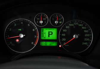 Подержанный автомобиль Ford Focus Hatchback 2006 года (16 фото)