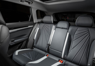 Новый Geely Atlas 2025 (15 фото)