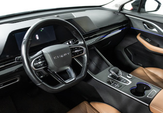 Подержанный автомобиль Omoda C5 2022 года (11 фото)