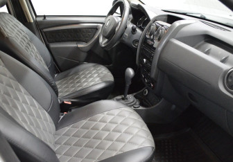 Подержанный автомобиль Renault Duster 2015 года (12 фото)