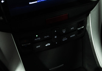 Подержанный автомобиль Honda Accord Sedan 2008 года (17 фото)