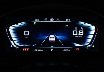 Подержанный автомобиль Exeed VX 2023 года (12 фото)