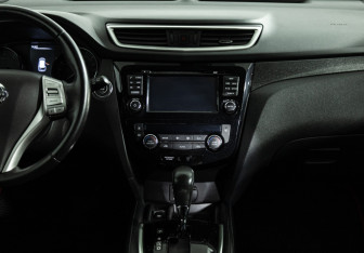 Подержанный автомобиль Nissan X-Trail 2018 года (14 фото)