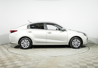 Подержанный автомобиль Kia Rio Sedan 2020 года (4 фото)