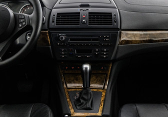 Подержанный автомобиль BMW X3 2008 года (14 фото)