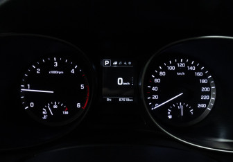 Подержанный автомобиль Hyundai Santa Fe 2017 года (6 фото)