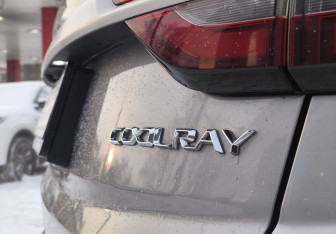 Подержанный автомобиль Geely Coolray 2023 года (9 фото)