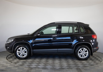 Подержанный автомобиль Volkswagen Tiguan 2015 года (8 фото)